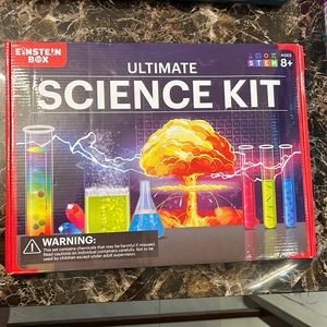 Einstein Box: Ultimate Science Kit